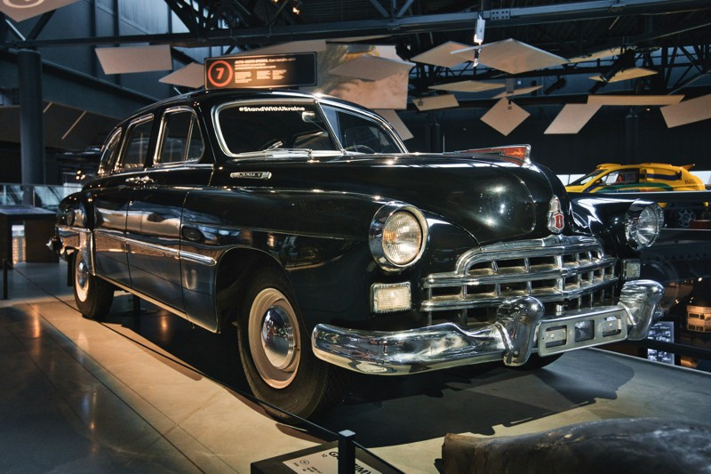 GAZ-12 ZIM – limuzyna dla oficjeli średniego szczebla GAZ-12 ZIM – limuzyna dla oficjeli średniego szczebla